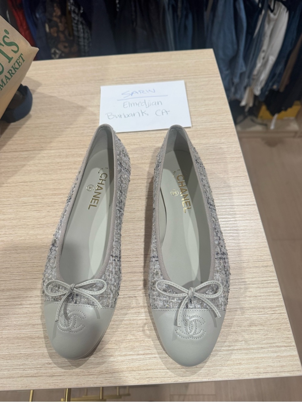 CHANEL Light Gray Tweed & Leather Bow Ballet Flats - Picture 9 of 13